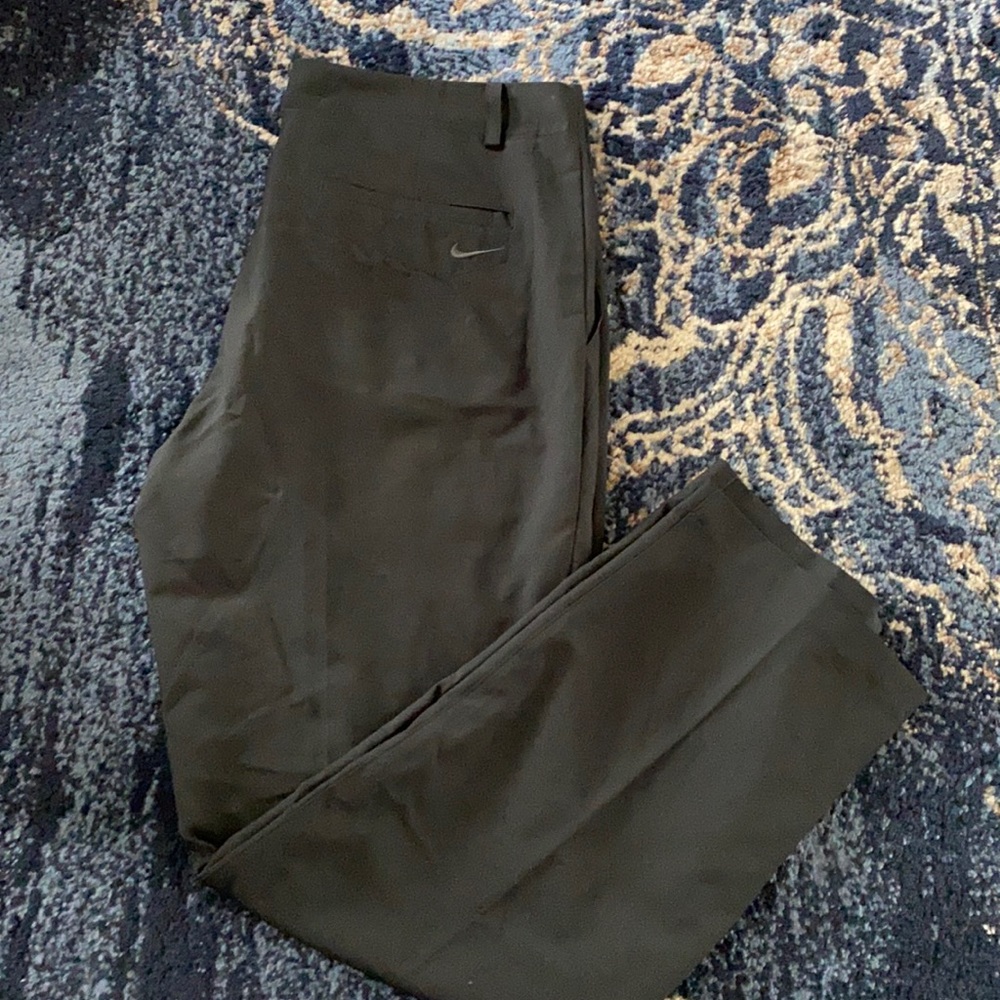 Black men’s Nike golf pants